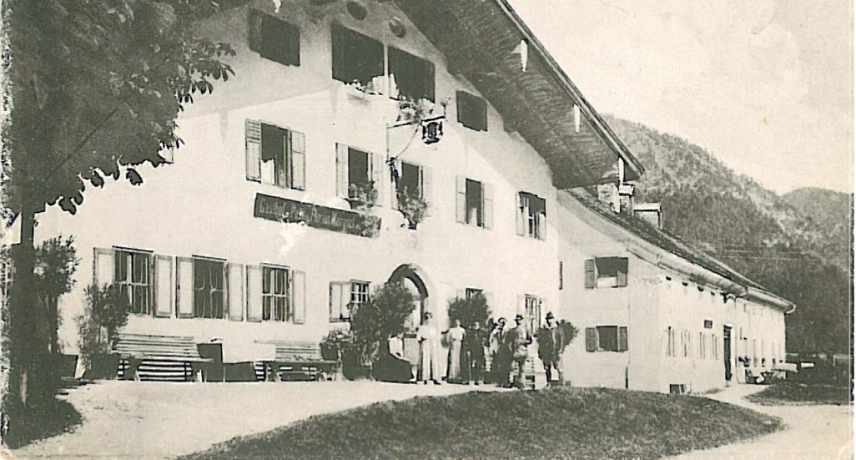 POST-FAMILY RESORT